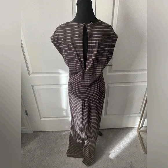 Club Monaco | Olive + White Striped Maxi Dress W/ Keyhole Back  | Size 14 - Picture 4 of 11